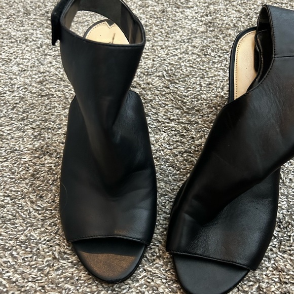 Via Spiga Womens Block Heel Peep Toe Ankle Strap Sandals Black Leather Size 8 - Picture 4 of 5